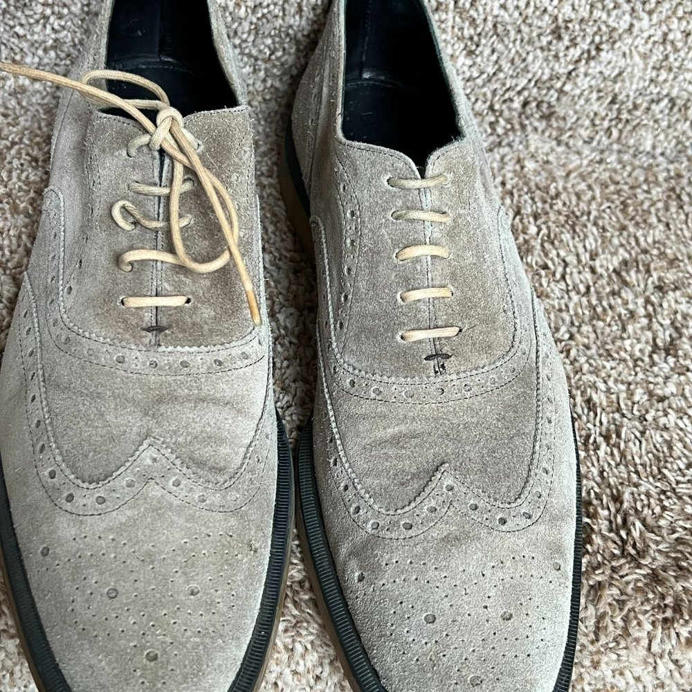 Burberry Men’s  Beige  Suede Oxford Brogues. - Picture 5 of 13